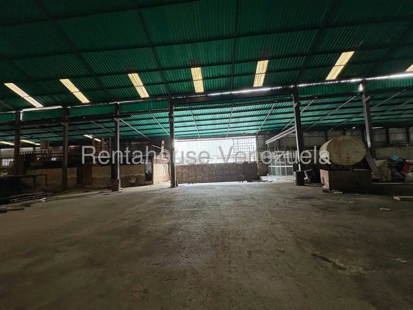 Comercial (Galpon - Deposito) en Venta en Mariche, Distrito Metropolitano - 60