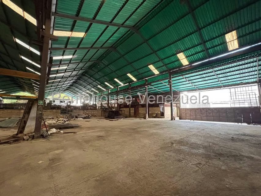 Comercial (Galpon - Deposito) en Venta en Mariche, Distrito Metropolitano - 63