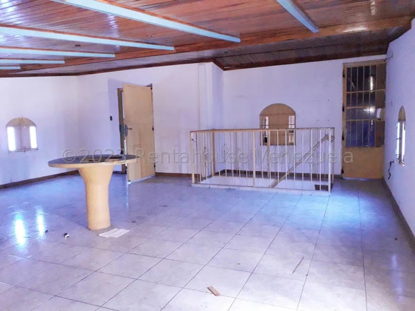 Comercial (Galpon - Deposito) en Venta en Centro, Falcon - 2
