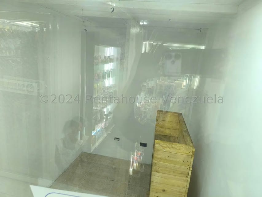 Comercial (Local Comercial) en Alquiler en Parroquia La Candelaria, Distrito Metropolitano - 3