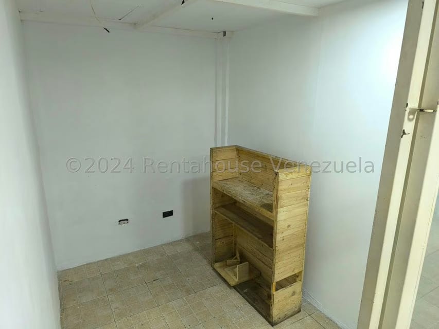 Comercial (Local Comercial) en Alquiler en Parroquia La Candelaria, Distrito Metropolitano - 4