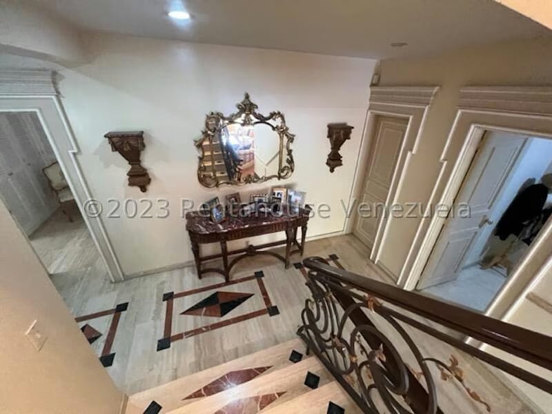 Casa (Multipes Niveles) en Venta en Alto Hatillo, Distrito Metropolitano - 24