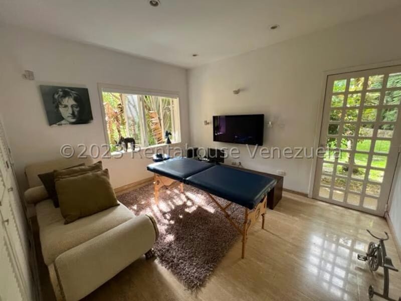 Casa (Multipes Niveles) en Venta en Alto Hatillo, Distrito Metropolitano - 25
