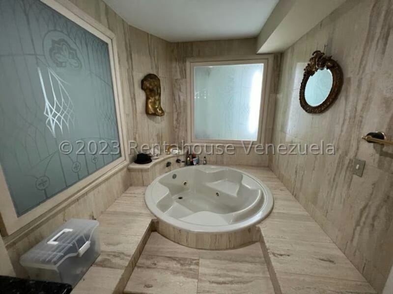 Casa (Multipes Niveles) en Venta en Alto Hatillo, Distrito Metropolitano - 38