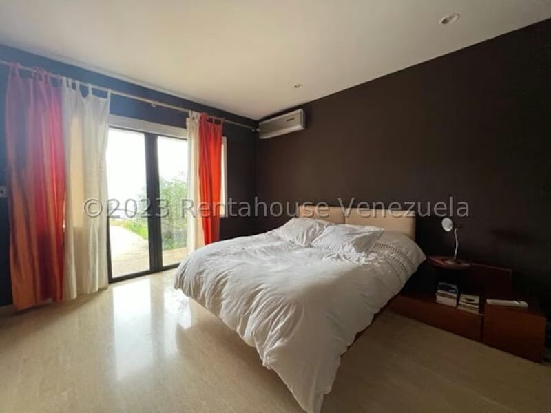 Casa (Multipes Niveles) en Venta en Alto Hatillo, Distrito Metropolitano - 44