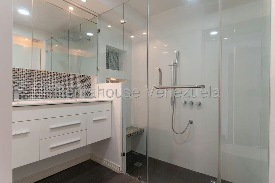 Apartamento (1 Nivel) en Venta en La Castellana, Distrito Metropolitano - 25