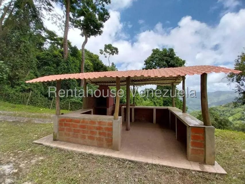 Casa (Casas de Campo) en Venta en Parcelamiento El Prado, Miranda - 11