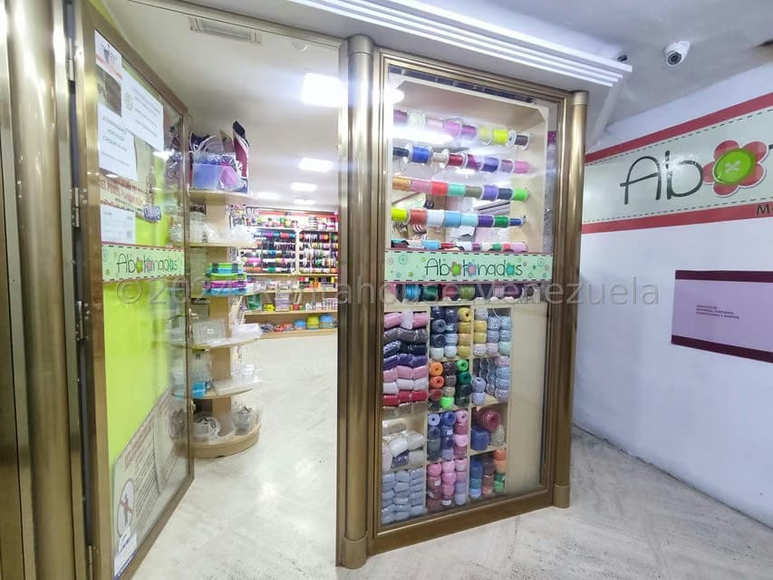 Comercial (Local Comercial) en Venta en Chuao, Distrito Metropolitano - 2