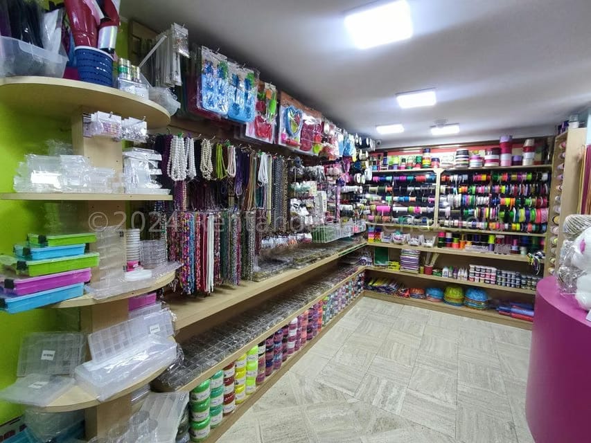 Comercial (Local Comercial) en Venta en Chuao, Distrito Metropolitano - 3