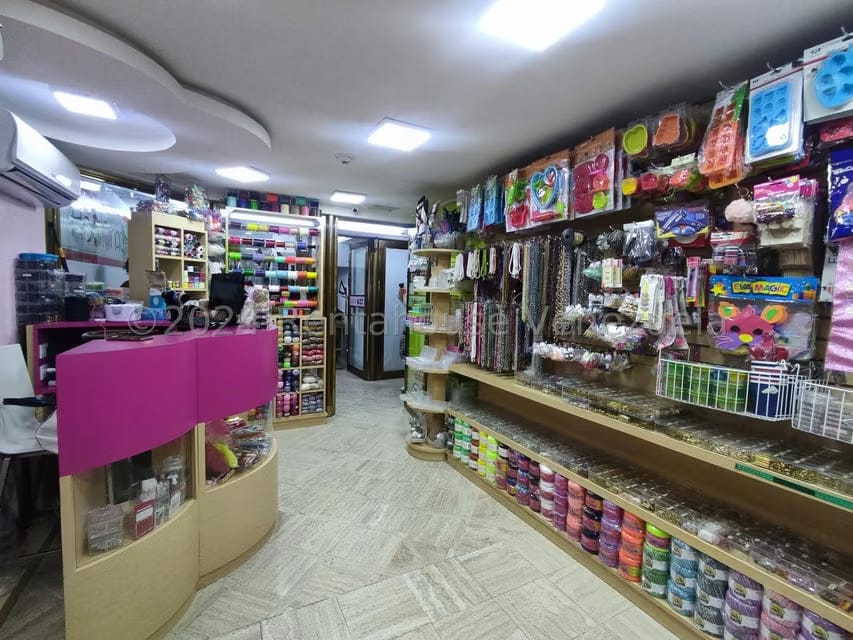 Comercial (Local Comercial) en Venta en Chuao, Distrito Metropolitano - 4