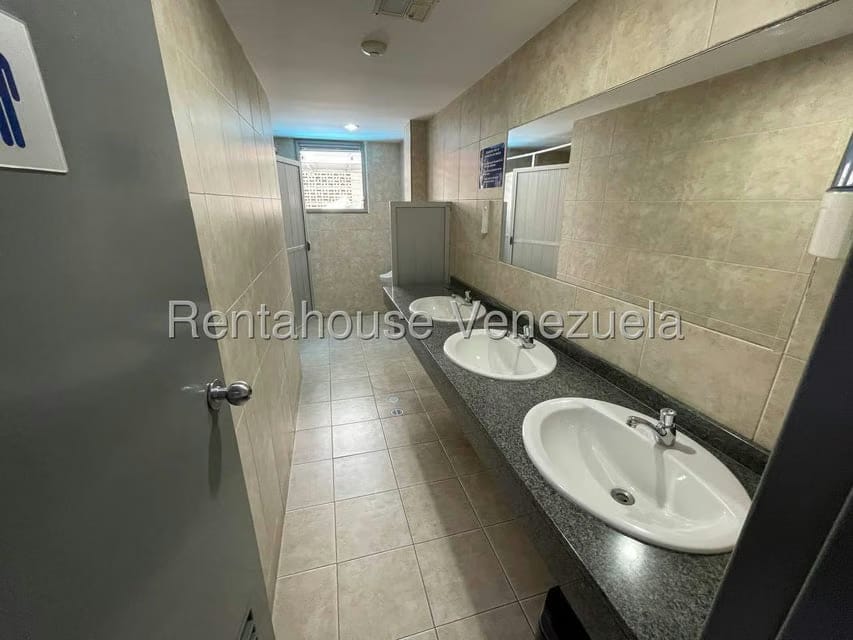 Comercial (Oficina) en Alquiler en Los Ruices, Distrito Metropolitano - 24