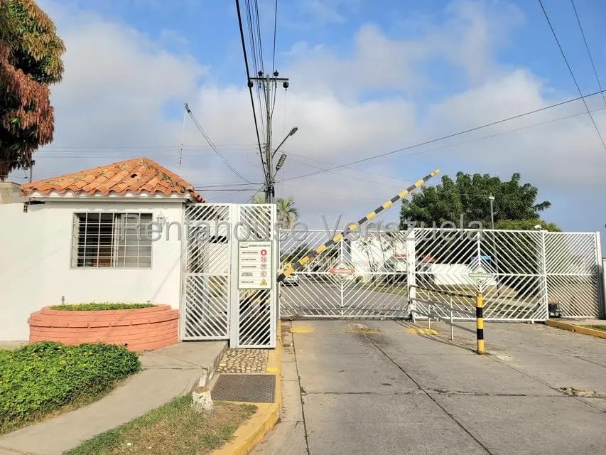 Casa (1 Nivel) en Venta en Prados del Golf, Lara - 3