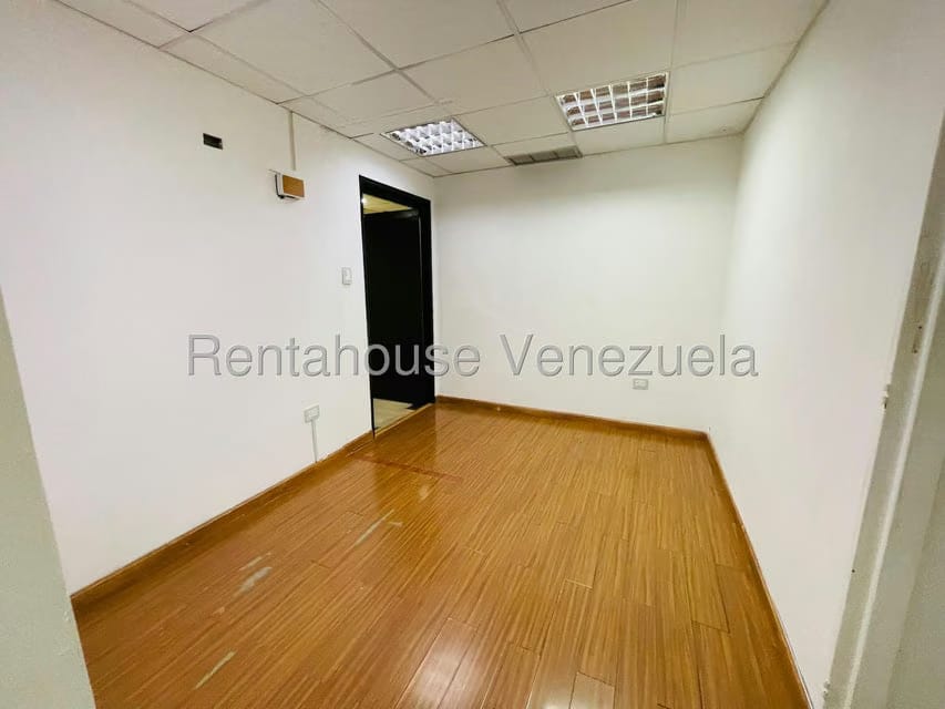 Comercial (Oficina) en Alquiler en Avenida Bolivar, Aragua - 7