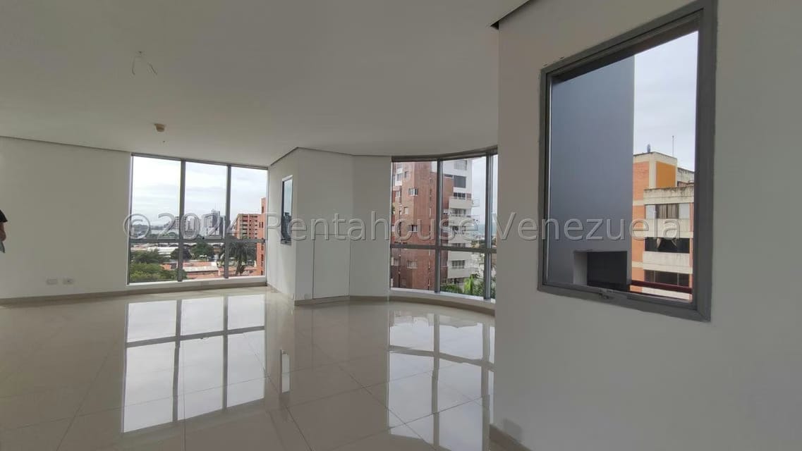 Comercial (Oficina) en Alquiler en Nueva Segovia, Lara - 12