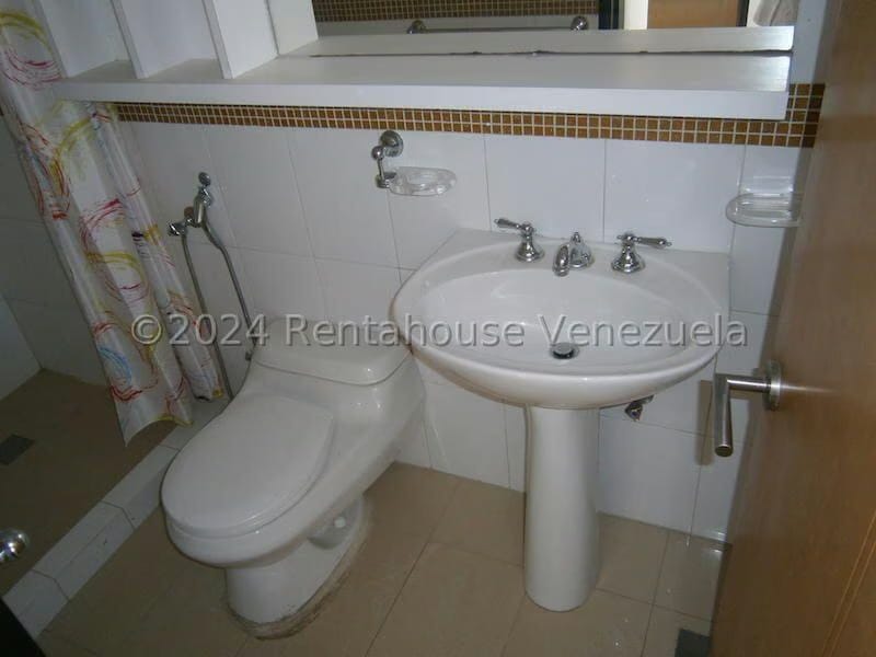 Casa (Multipes Niveles) en Venta en Club de Campo, Miranda - 74