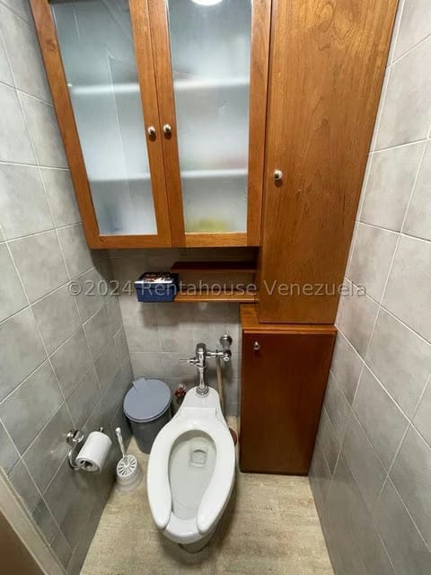 Comercial (Local Comercial) en Venta en El Rosal, Distrito Metropolitano - 17