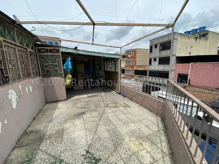 Casa (Multipes Niveles) en Venta en Catia, Distrito Metropolitano - 32