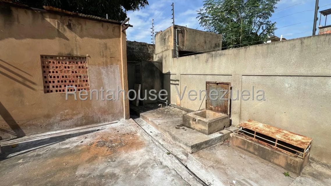 Comercial (Edificio) en Venta en La Limpia, Zulia - 12