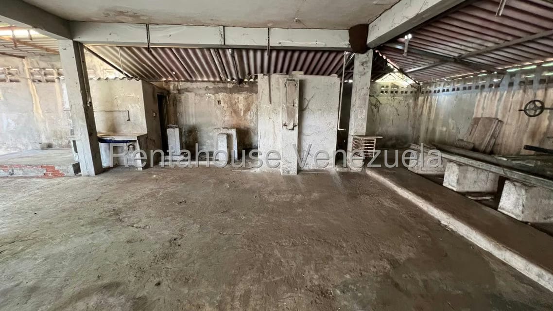 Comercial (Edificio) en Venta en La Limpia, Zulia - 14