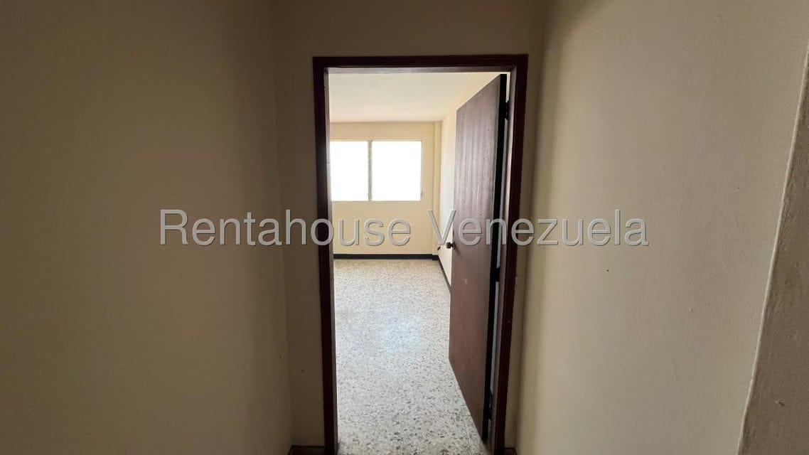 Comercial (Edificio) en Venta en La Limpia, Zulia - 32