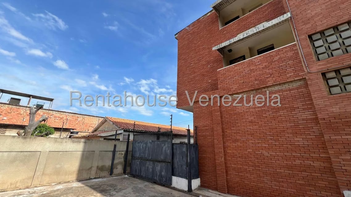 Comercial (Edificio) en Venta en La Limpia, Zulia - 46