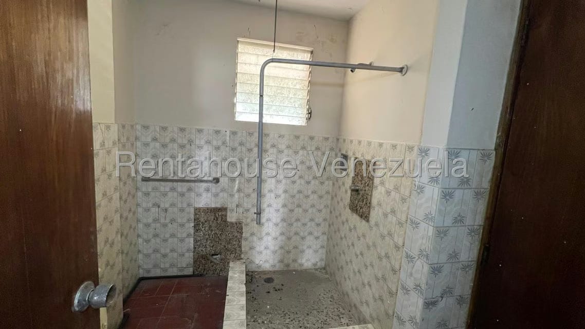 Comercial (Edificio) en Venta en La Limpia, Zulia - 8