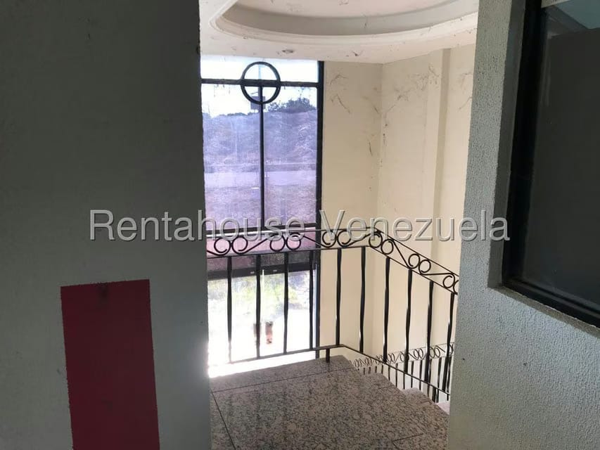 Comercial (Edificio) en Alquiler en Carretera O, Zulia - 8