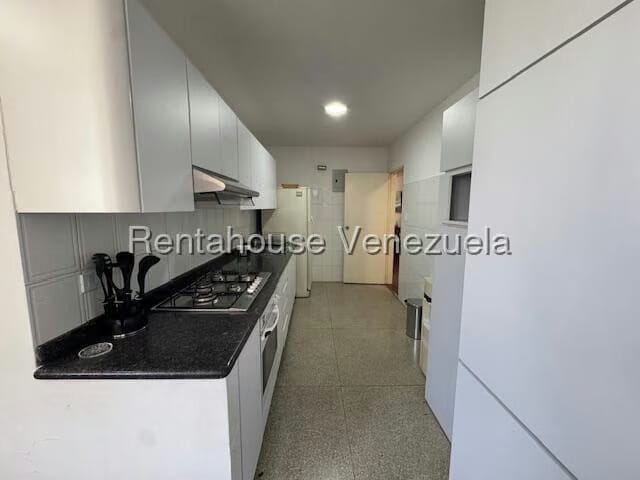 Apartamento (1 Nivel) en Alquiler en Los Palos Grandes, Distrito Metropolitano - 8