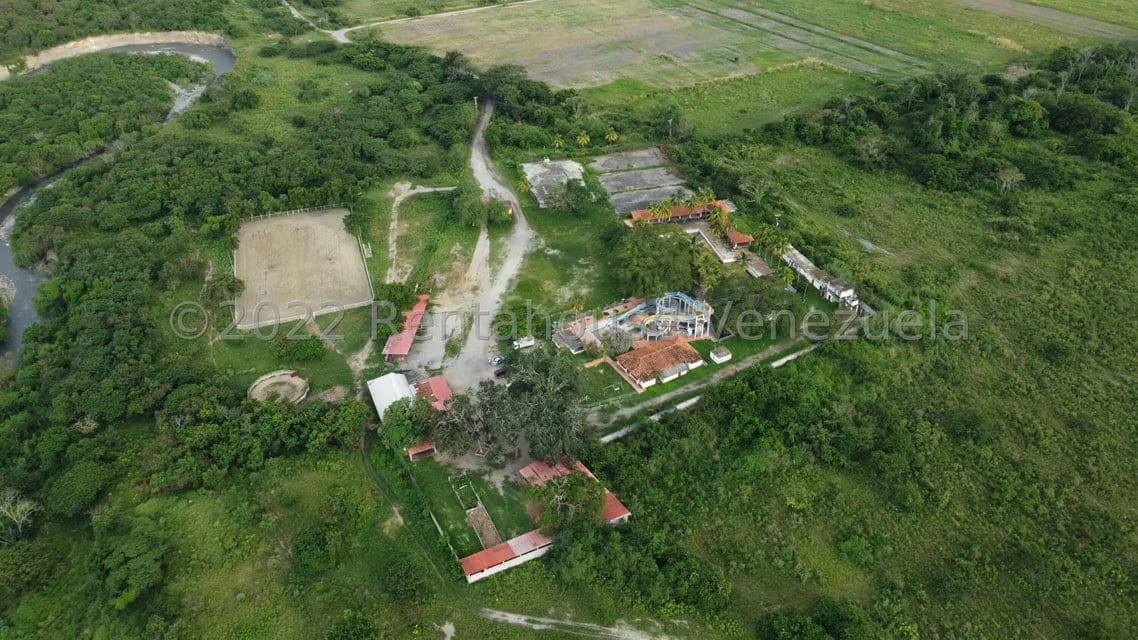 Terreno (Comercial) en Venta en Zona Este, Lara - 28