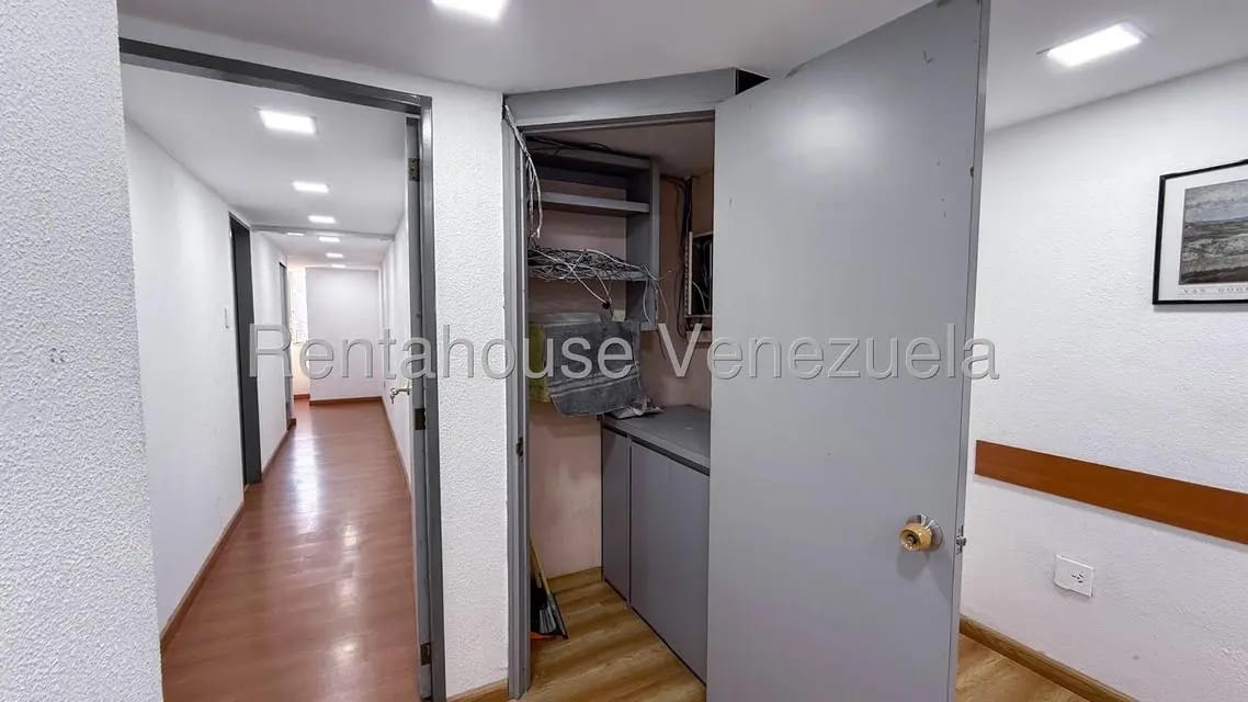 Comercial (Oficina) en Venta en La Campiña, Distrito Metropolitano - 14