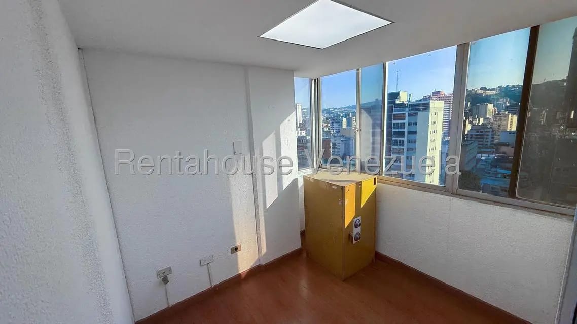Comercial (Oficina) en Venta en La Campiña, Distrito Metropolitano - 7