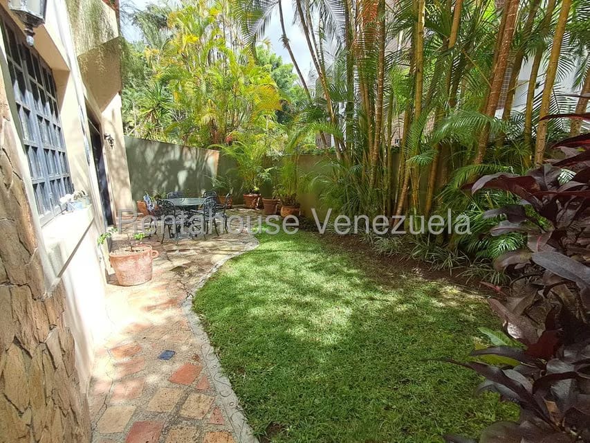 Townhouse (Multiples Niveles) en Venta en Parque Oripoto, Distrito Metropolitano - 12