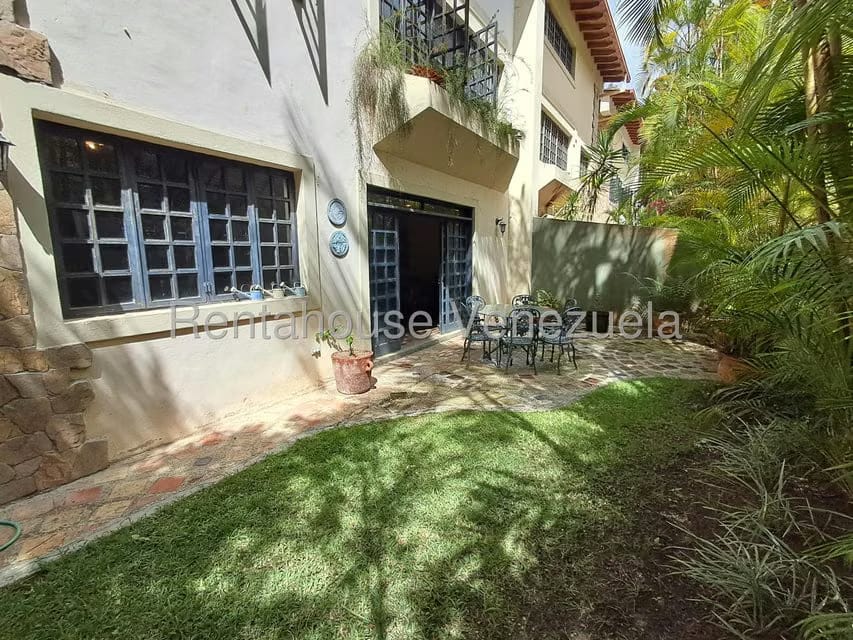 Townhouse (Multiples Niveles) en Venta en Parque Oripoto, Distrito Metropolitano - 13