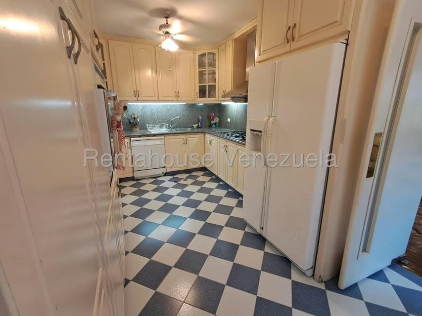 Townhouse (Multiples Niveles) en Venta en Parque Oripoto, Distrito Metropolitano - 24