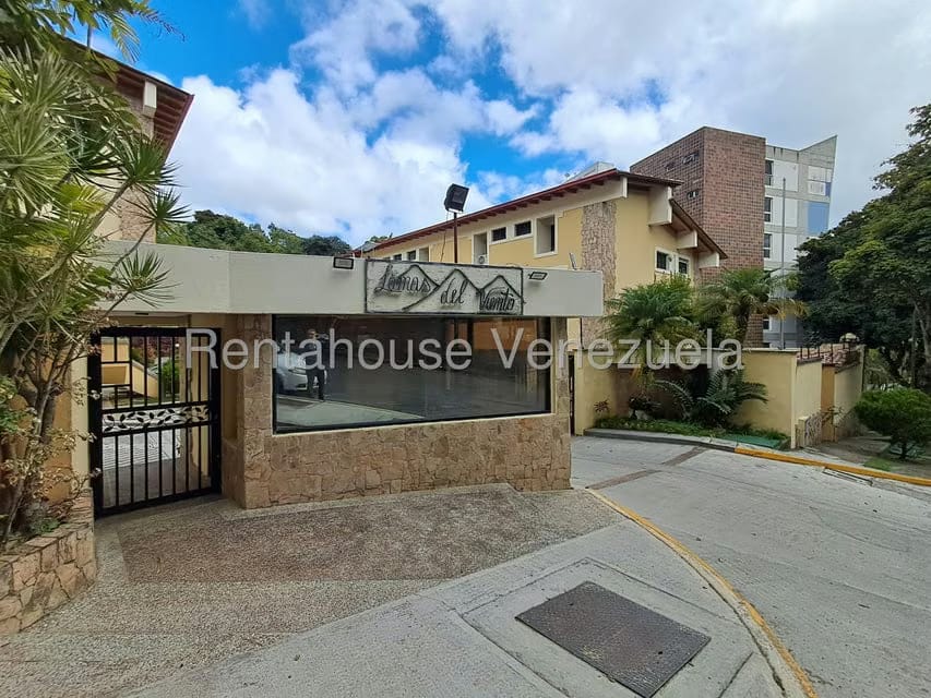 Townhouse (Multiples Niveles) en Venta en Parque Oripoto, Distrito Metropolitano - 4