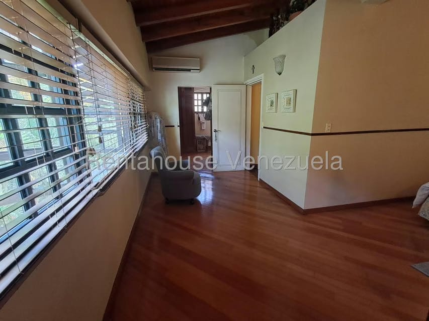 Townhouse (Multiples Niveles) en Venta en Parque Oripoto, Distrito Metropolitano - 35