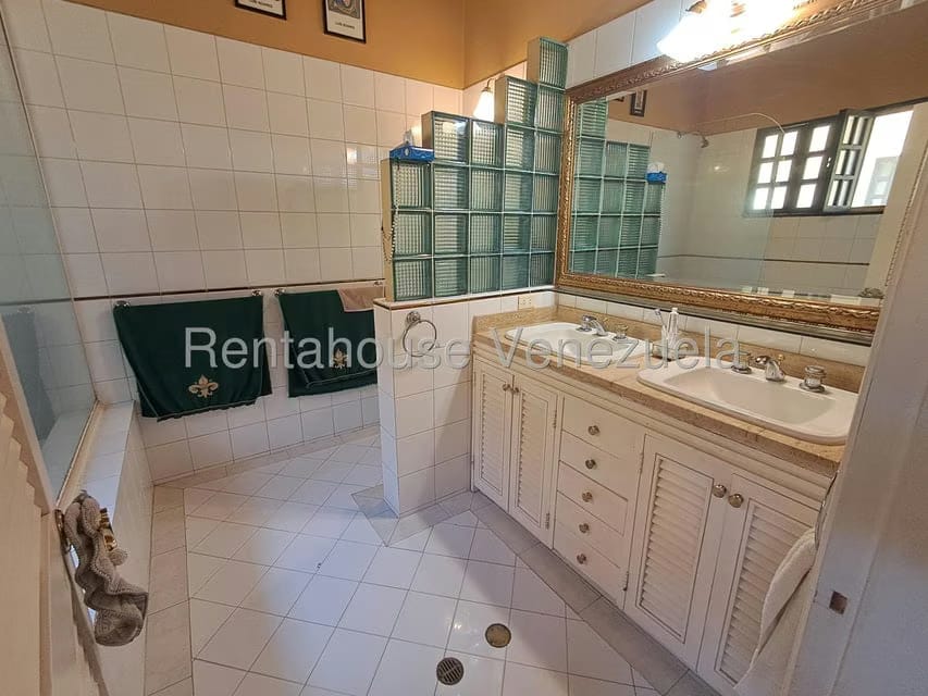 Townhouse (Multiples Niveles) en Venta en Parque Oripoto, Distrito Metropolitano - 36