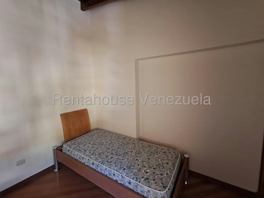 Townhouse (Multiples Niveles) en Venta en Parque Oripoto, Distrito Metropolitano - 40