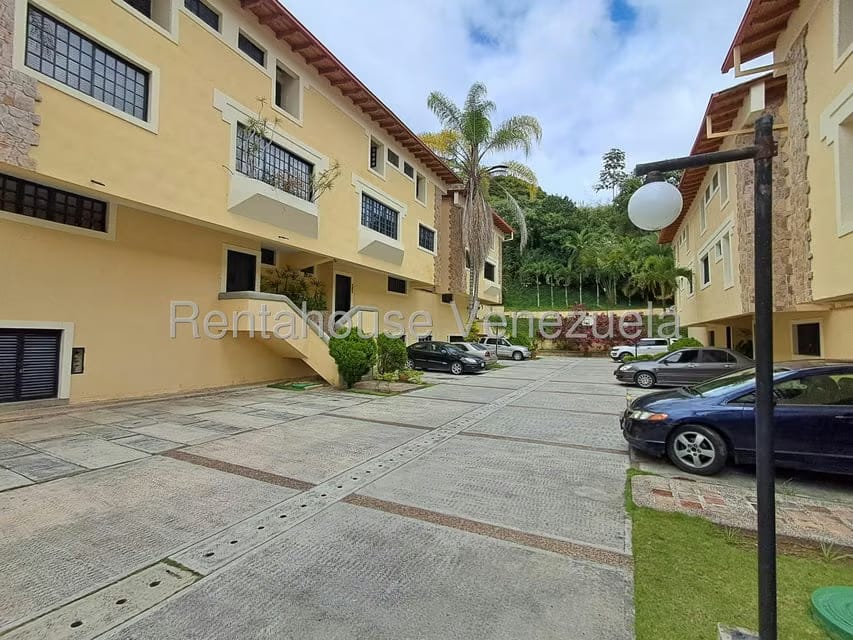 Townhouse (Multiples Niveles) en Venta en Parque Oripoto, Distrito Metropolitano - 5