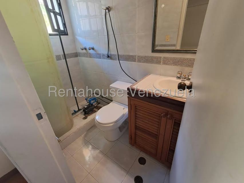 Townhouse (Multiples Niveles) en Venta en Parque Oripoto, Distrito Metropolitano - 41