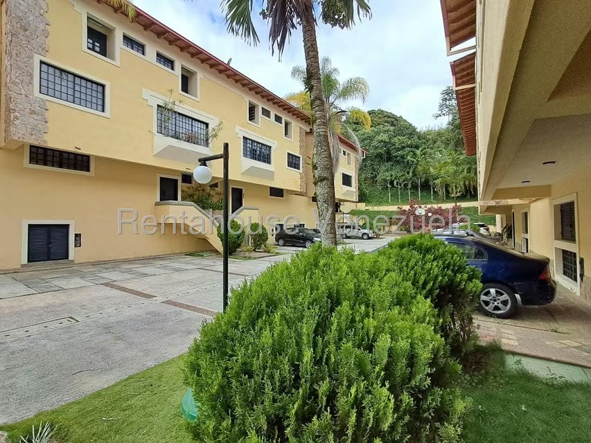 Townhouse (Multiples Niveles) en Venta en Parque Oripoto, Distrito Metropolitano - 8