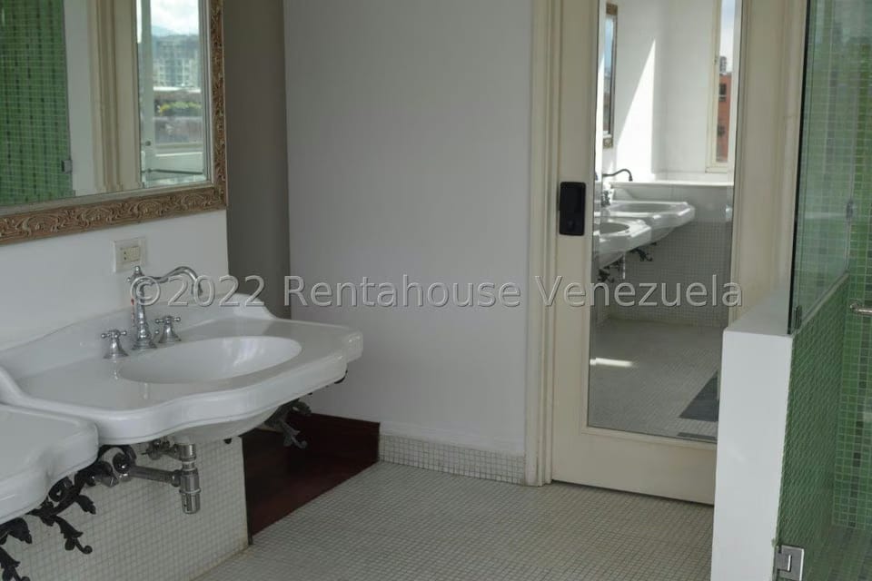 Apartamento (1 Nivel) en Alquiler en Campo Alegre, Distrito Metropolitano - 17