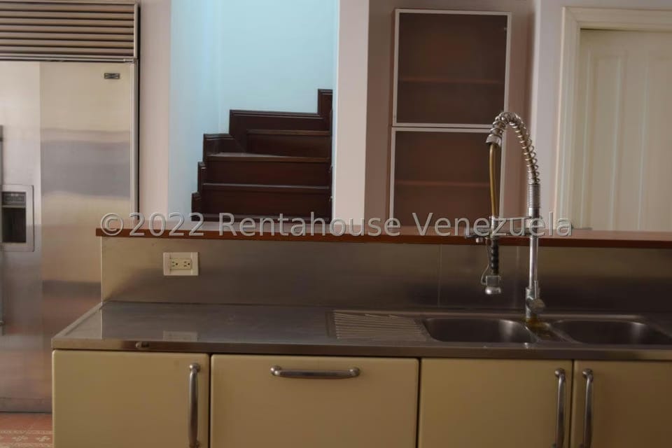Apartamento (1 Nivel) en Alquiler en Campo Alegre, Distrito Metropolitano - 36