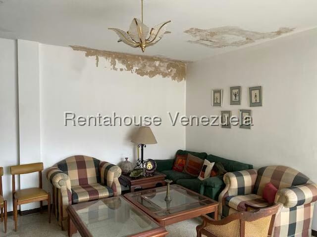 Casa (Duplex) en Venta en La Trinidad, Distrito Metropolitano - 13