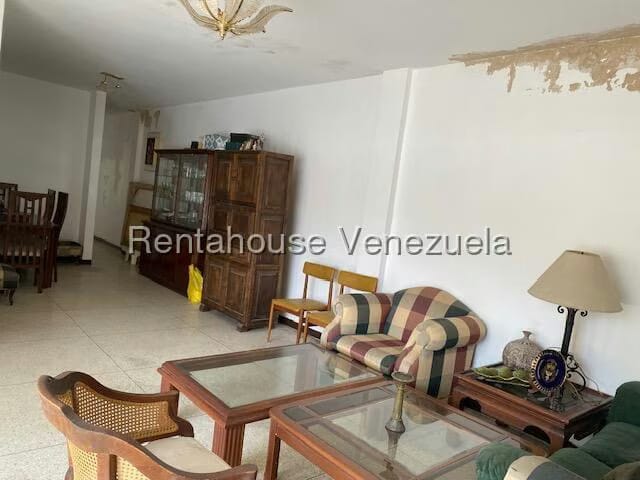 Casa (Duplex) en Venta en La Trinidad, Distrito Metropolitano - 16