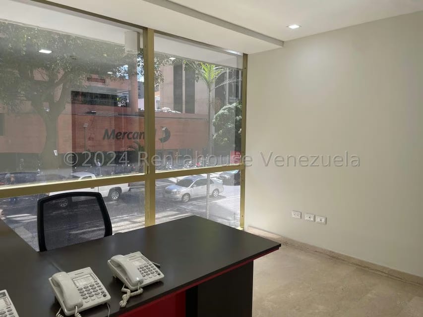 Comercial (Oficina) en Alquiler en El Rosal, Distrito Metropolitano - 11