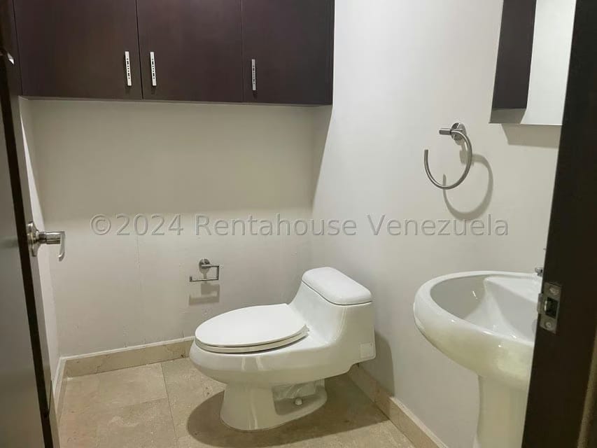Comercial (Oficina) en Alquiler en El Rosal, Distrito Metropolitano - 3