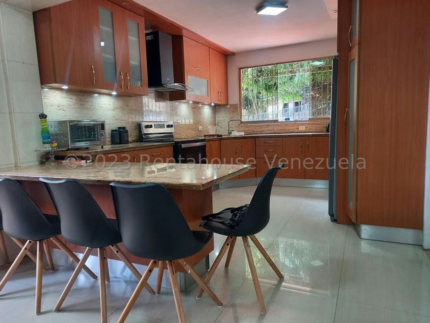 Casa (Duplex) en Venta en Lomas de Prados del Este, Distrito Metropolitano - 12