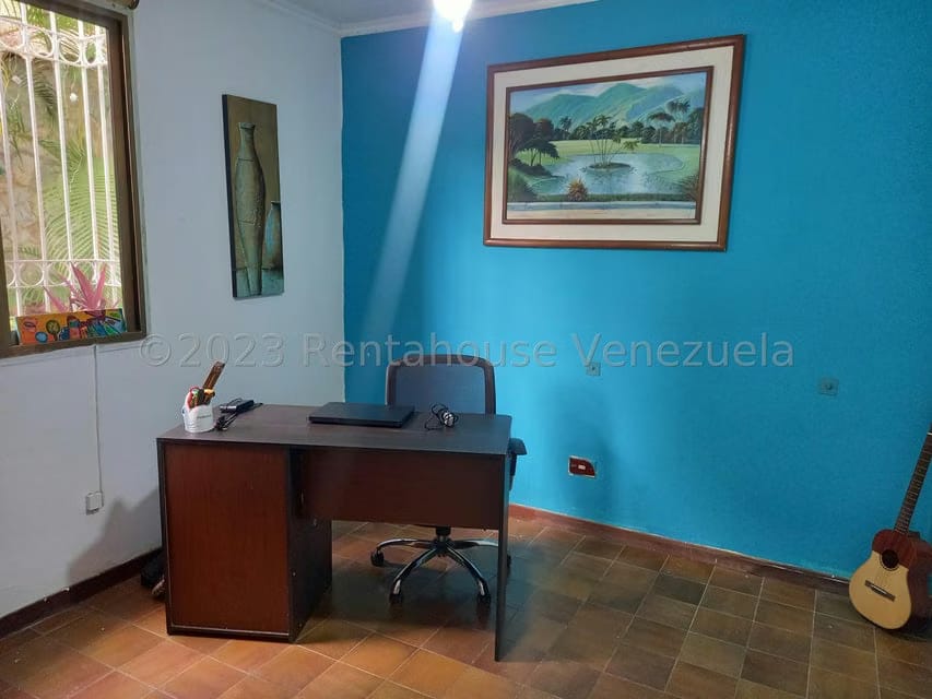 Casa (Duplex) en Venta en Lomas de Prados del Este, Distrito Metropolitano - 13