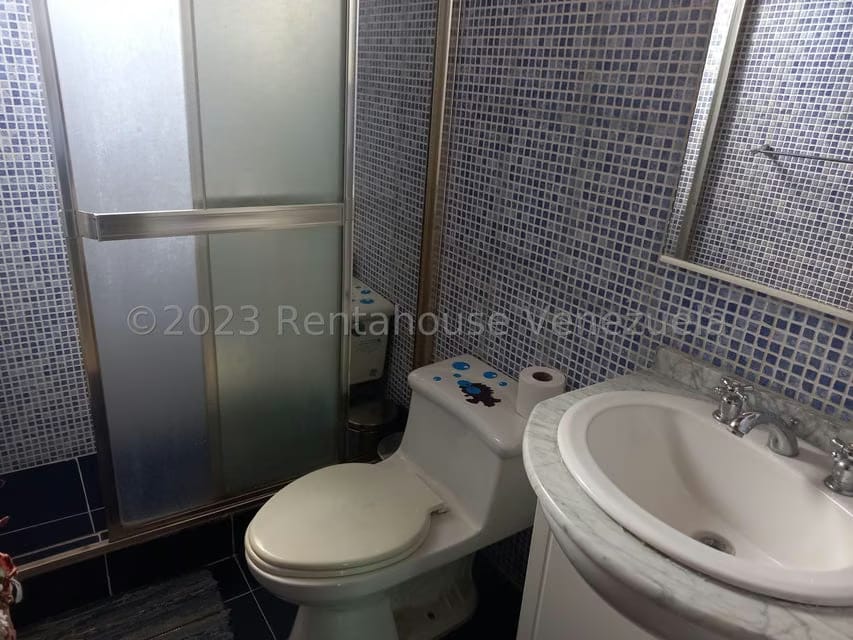Casa (Duplex) en Venta en Lomas de Prados del Este, Distrito Metropolitano - 18